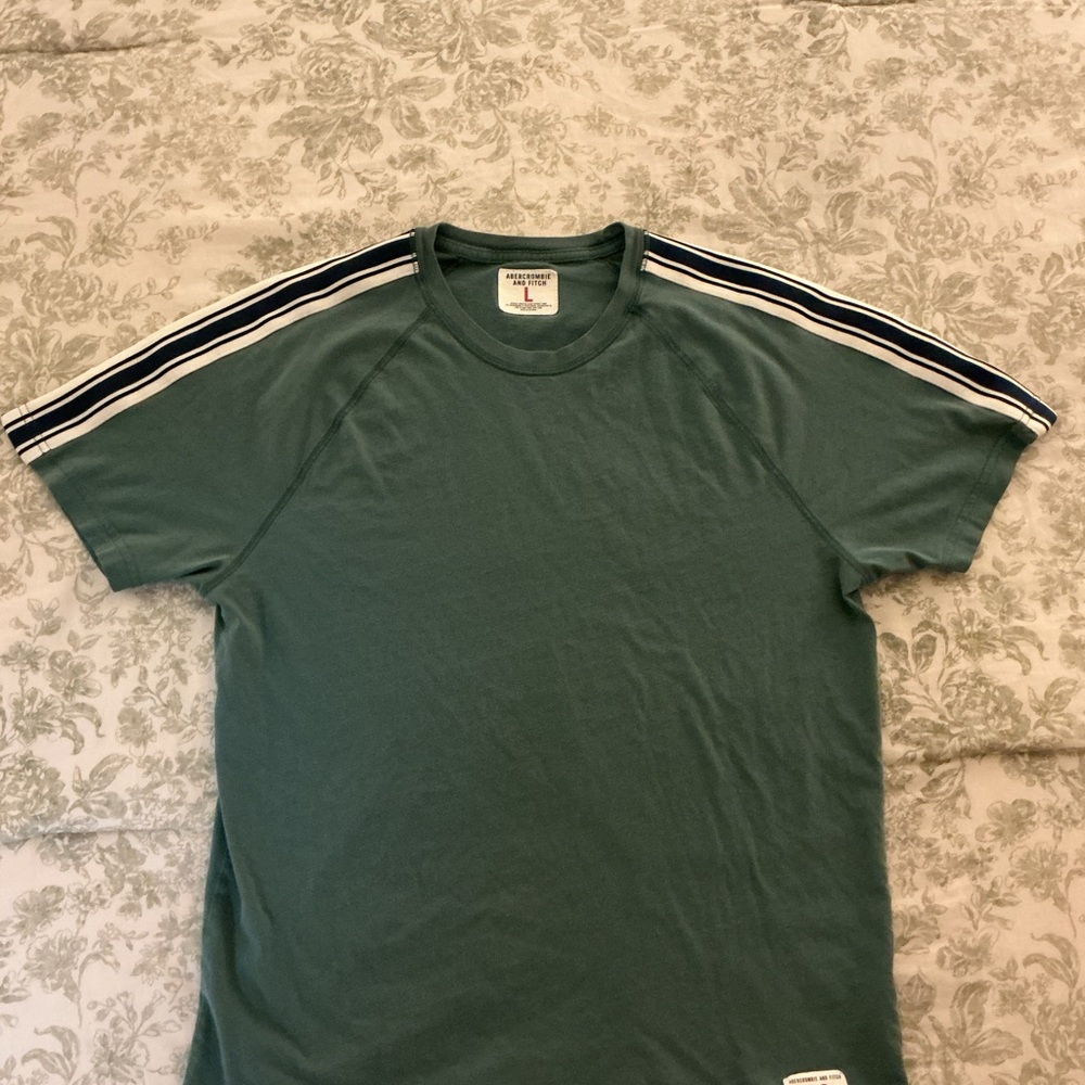 Abercrombie & Fitch Green Short Sleeve Tee